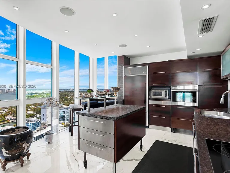 6000 Indian Creek Dr #Penthouse 25C-3 — Photo 7