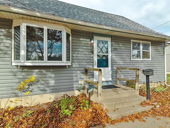 2nd image of 224 Renrose Ave