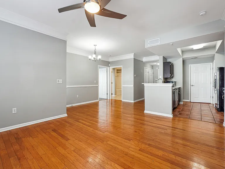 2700 Pine Tree Rd NE #1212 — Photo 2