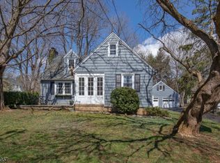 14 Old Chester Rd, Gladstone, NJ 07934