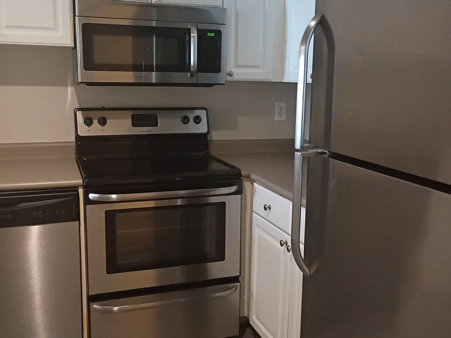 1 bed, 721 sqft, $1,750 — Photo 3