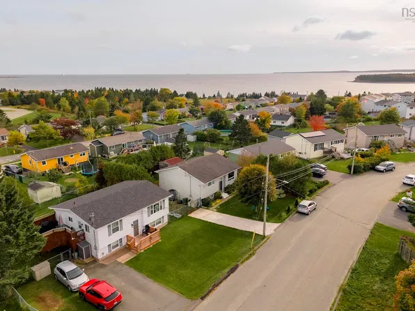 77 Fort York Psge, Eastern Passage, NS B3G 1E7