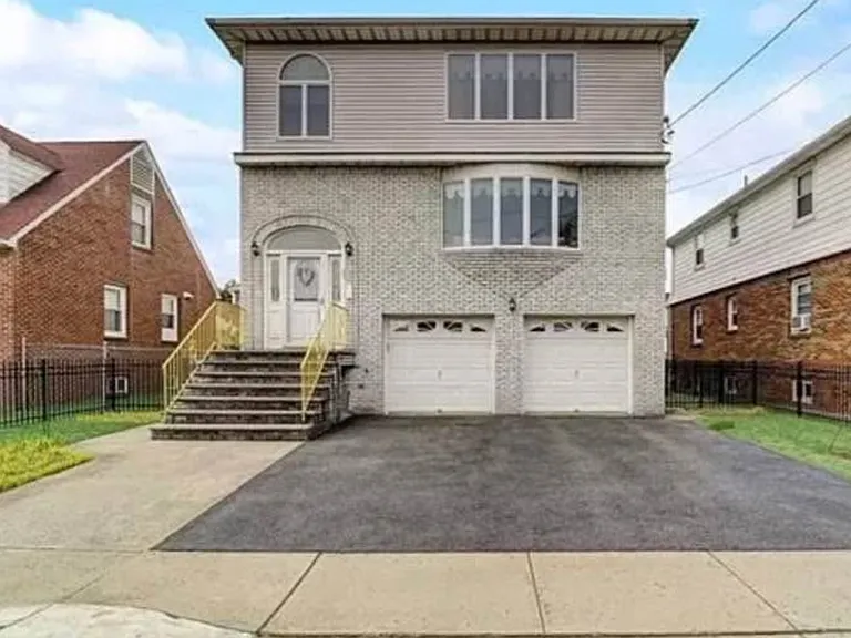 27 Arlington Blvd #1 — Photo 1