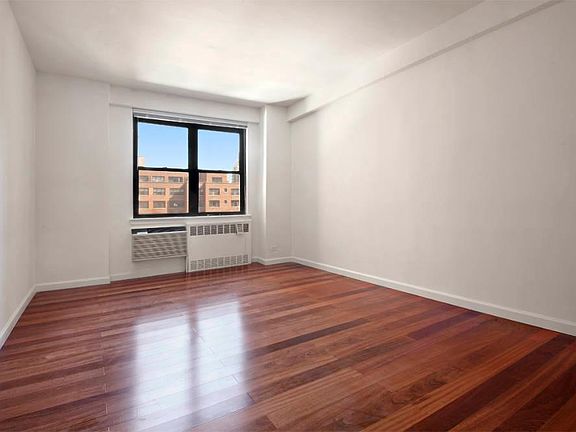 3rd image of 301 E 63rd St APT 10B