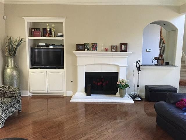 1st image of 3407 Cantebury Dr
