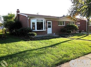 27027 Terrell St, Dearborn Heights, MI 48127