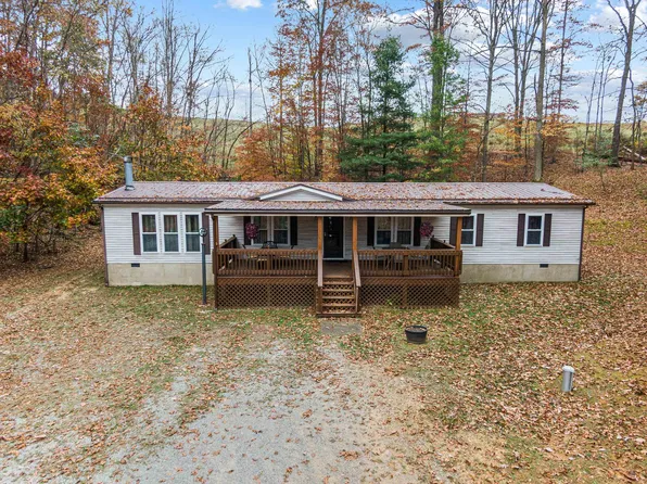 279 Mays Hollow Rd, Pembroke, VA 24136