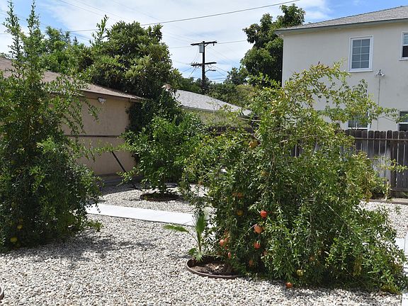 2nd image of 11654 1/2 Chandler Blvd