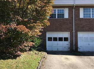 973 Academy Heights Dr, Greensburg, PA 15601