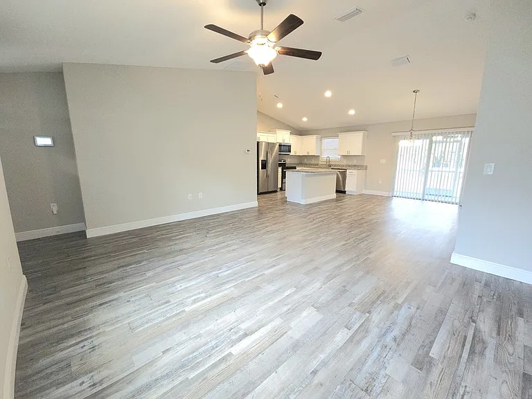 106 Oak Cir — Photo 4