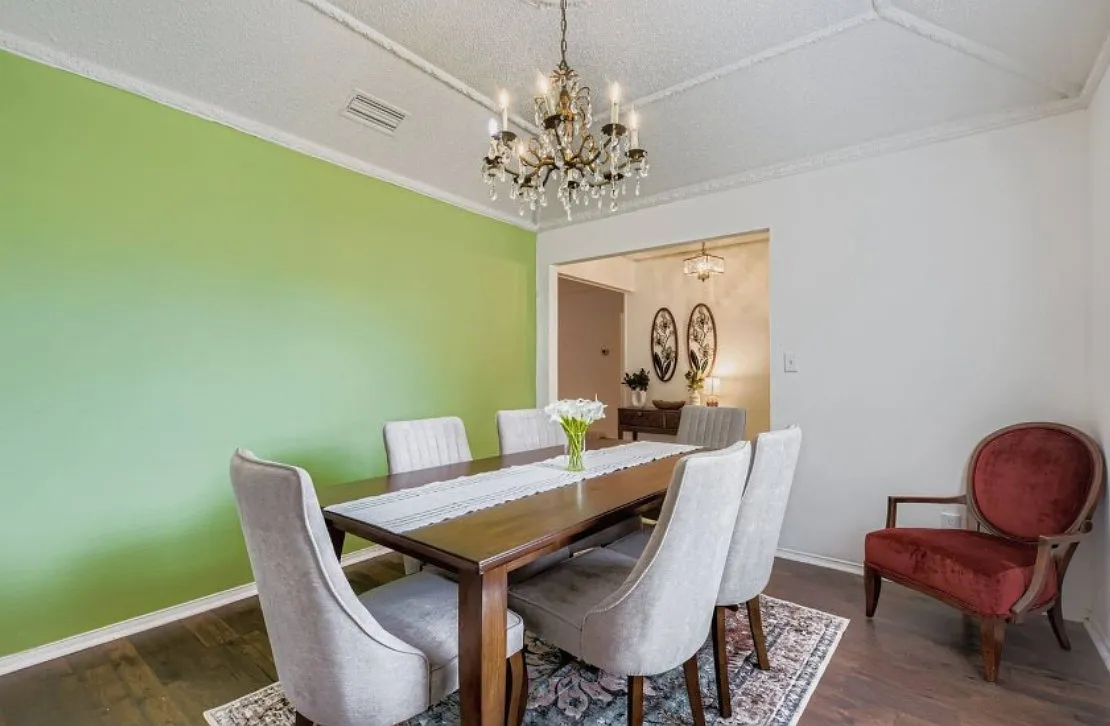 4 bed, 2.5 bath, 2098 sqft, $5,000 — Photo 3