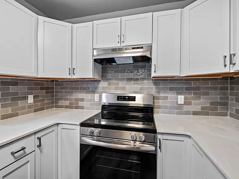 2674 E Kantz Dr — Photo 2