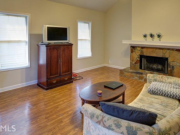 3rd image of 123 Indian Cove Dr