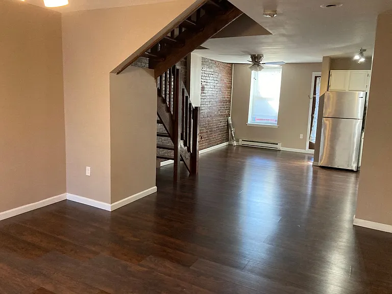 614 Armandale St — Photo 11
