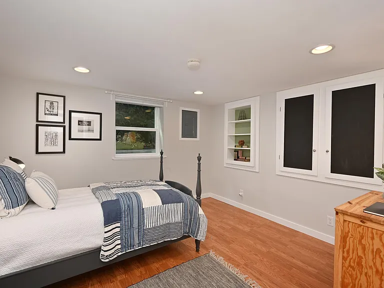 517 W Pleasant Pl — Photo 15