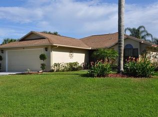 985 Riviera Ave, Sebastian, FL 32958