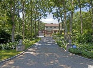 11 Foxhurst Rd, Dix Hills, NY 11746