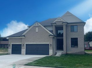 37447 Josephine Dr, Sterling Heights, MI 48312