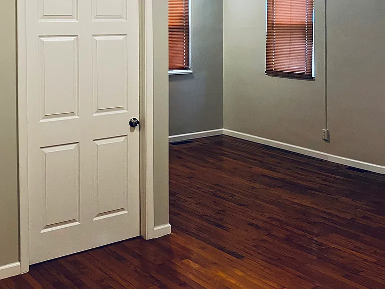 2816-20 James St #5 — Photo 1