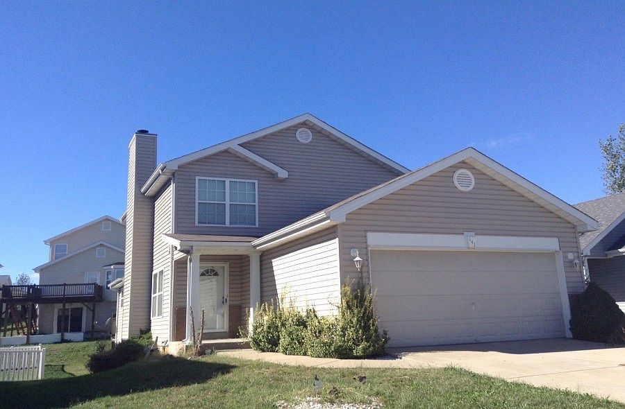 2nd image of 141 Autumn Oaks Dr