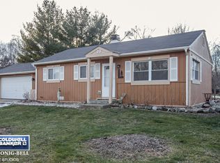 10 Pauline Ave, Crystal Lake, IL 60014