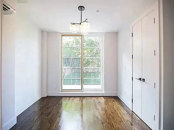4th image of 379 Sumpter St #1B