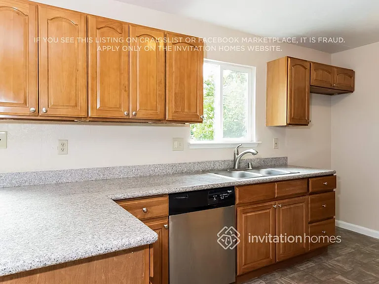 363 Rose Garden Ct — Photo 6