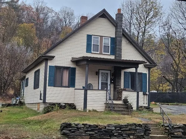 42 Roxbury Rd, Mexico, ME 04257