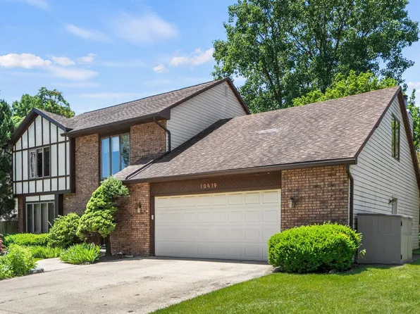 10419 Pine Mills Rd, Fort Wayne, IN 46845