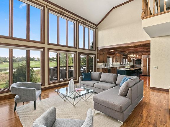 2nd image of 40 Glenmoor Dr