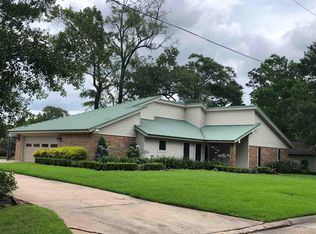 10 Concord Dr, Orange, TX 77630