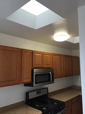 Rented by Bizzarro Agency | media 12