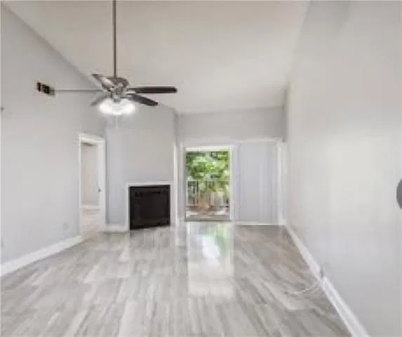 2425 Oxford Pl #171 — Photo 3