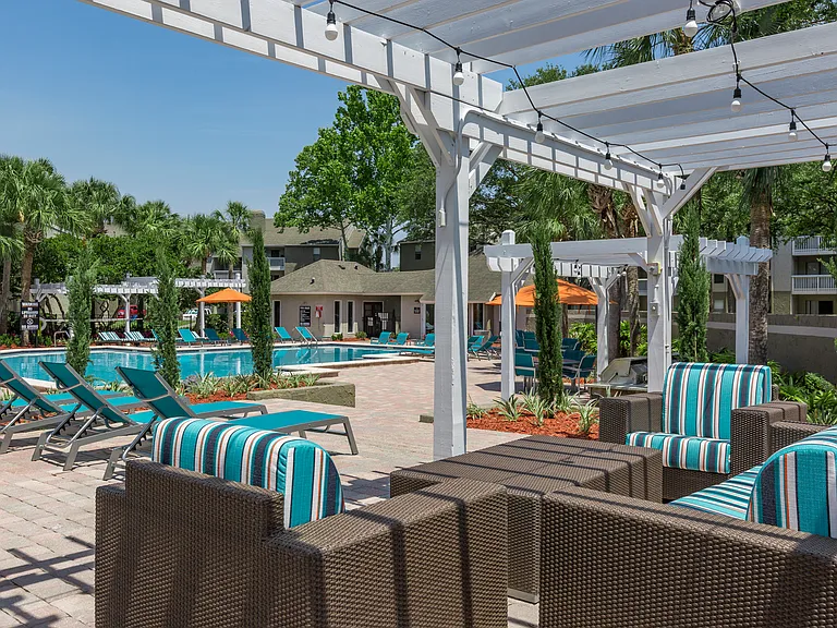 Palms at Beacon Pointe — Photo 16