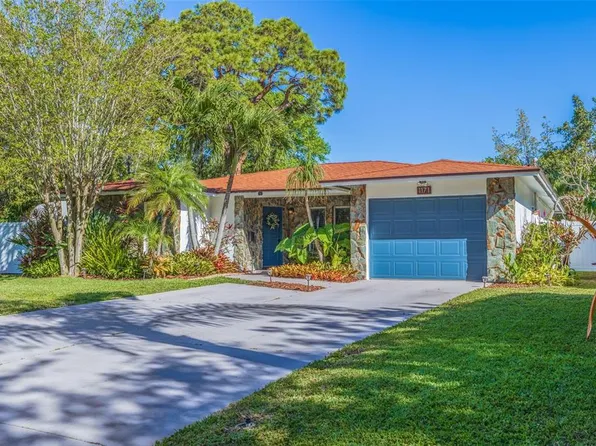 1171 Williams Dr S, Saint Petersburg, FL 33705