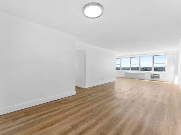 10 Huron Avenue image 8 of 33