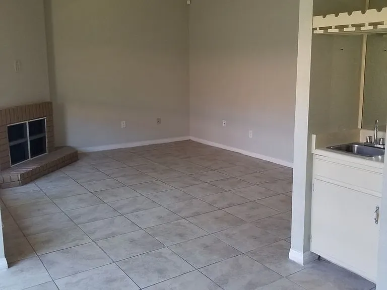 667 Trinidad Ct — Photo 4