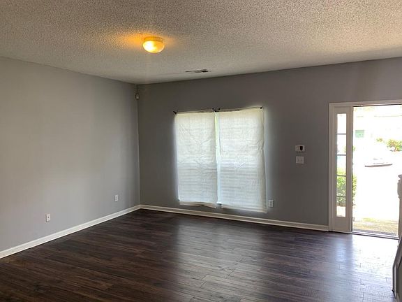 5th image of 2755 Parkway Cv