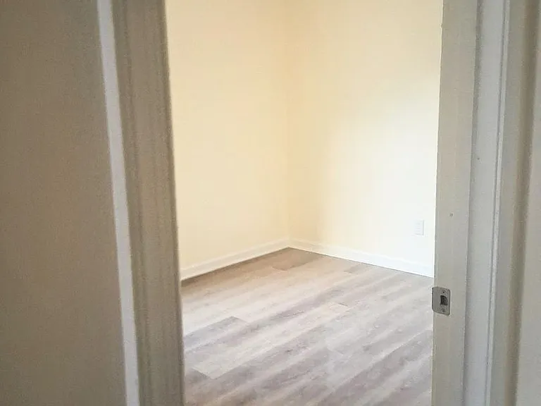 705 Adams St — Photo 4