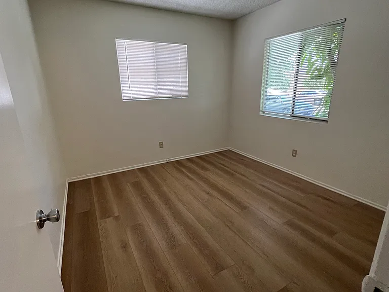 8415 Amigo Ave #6 — Photo 9