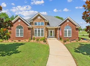 1000 Bee Tee Ln, Pleasant View, TN 37146