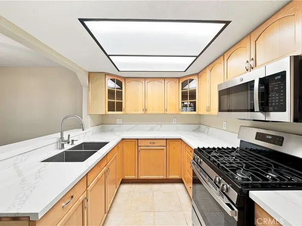 600 Central Ave APT 305, Riverside, CA 92507