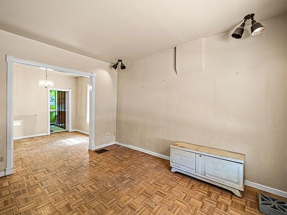 3rd image of 529 W Corona Ave