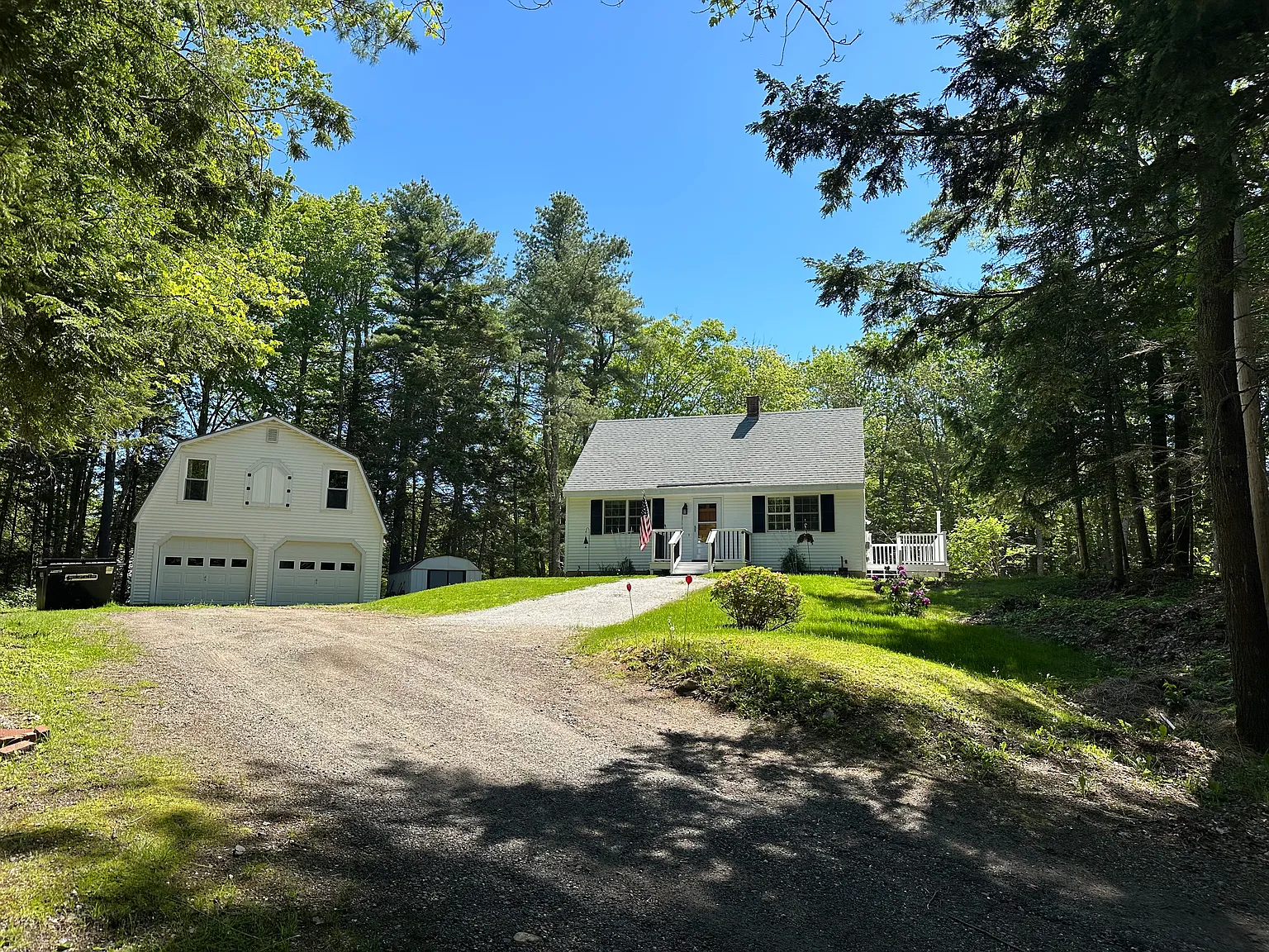 3 bed, 1037 sqft, $2,800 — Photo 2