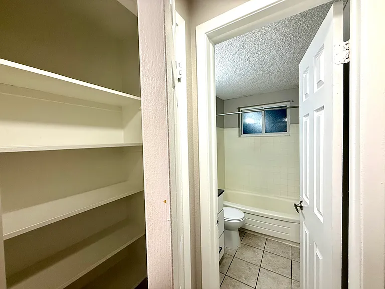 1303 Columbine St #105 — Photo 11