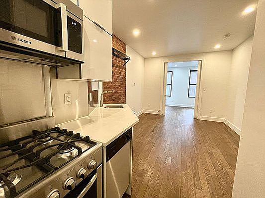 1st image of 442 10th Ave APT 4RR