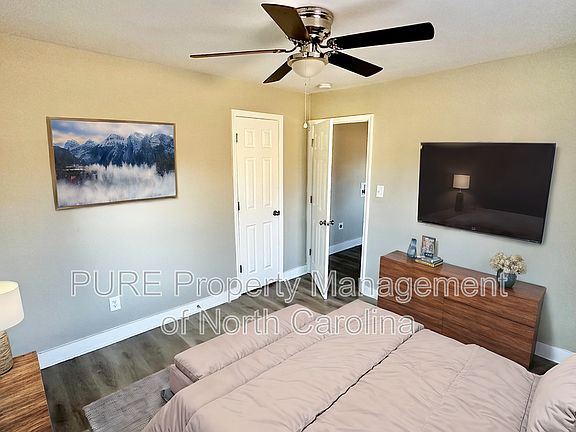 3rd image of 920 Holt St