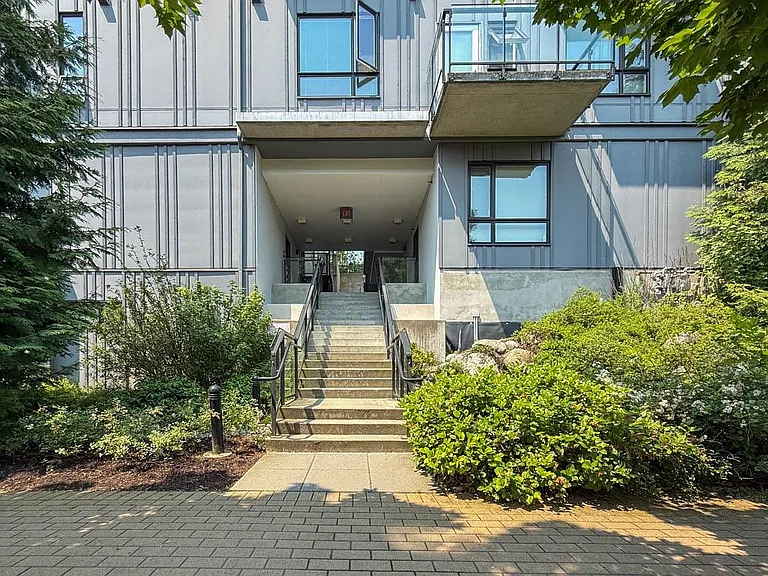 9350 University High St #405 — Photo 3