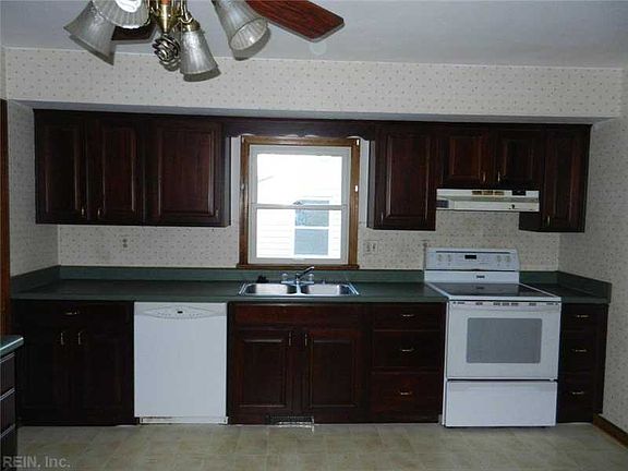 3rd image of 5432 Steamboat Ct