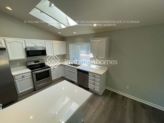 3rd image of 4602 Cole Ct SE